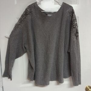🦄Liv MILANOChic Gray Women's Sweater with Embellished Shoulders Size XL 24" Pit